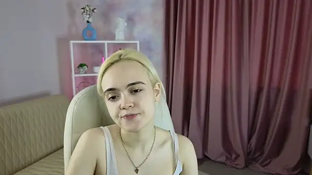 Bambi Bloom online show from 03-18-26, 04:48