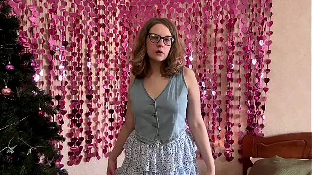 Snapshot of Luminosa chatting on 02-28-26, 11:44 Luminosa online show from 02-28-26, 11:44