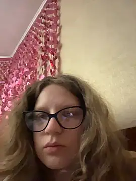 Snapshot of Luminosa chatting on 03-03-26, 11:54 Luminosa online show from 03-03-26, 11:54