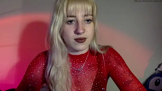 Snapshot of EmmyWet chatting on 05-25-26, 05:19 EmmyWet online show from 05-25-26, 05:19
