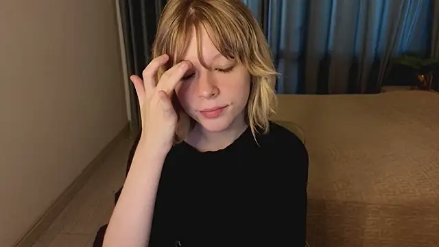 MollySally online show from 06-18-26, 04:13