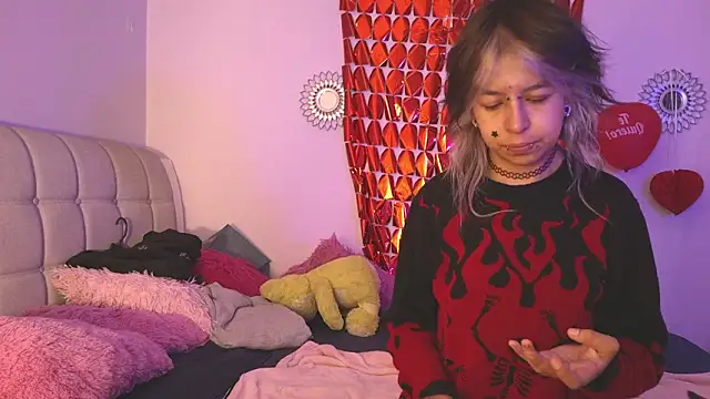 Snapshot of SamintheZone chatting on 03-02-26, 12:12 SamintheZone online show from 03-02-26, 12:12