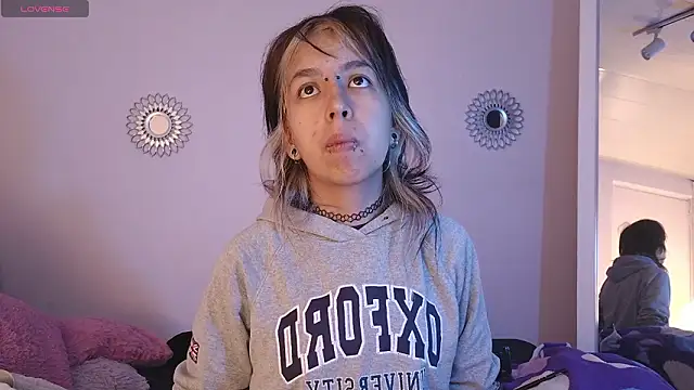 Snapshot of SamintheZone chatting on 03-10-26, 09:03 SamintheZone online show from 03-10-26, 09:03