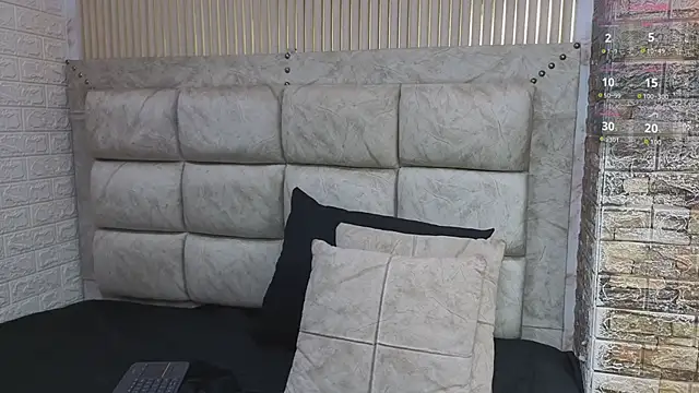 ElisVega online show from 04-15-26, 07:58