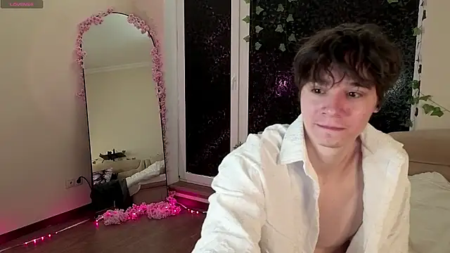 AnthonyCuutie online show from 03-29-26, 07:08