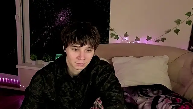 AnthonyCuutie online show from 04-18-26, 07:07