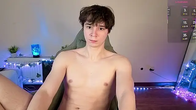 Snapshot of AnthonyCuutie chatting on 05-17-26, 05:38 AnthonyCuutie online show from 05-17-26, 05:38