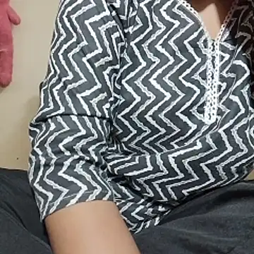 Snapshot of QUEEN_LADYY chatting on 03-20-26, 10:31 QUEEN LADYY online show from 03-20-26, 10:31