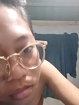 Snapshot of angelpinay44 chatting on 03-09-26, 03:49 angelpinay44 online show from 03-09-26, 03:49