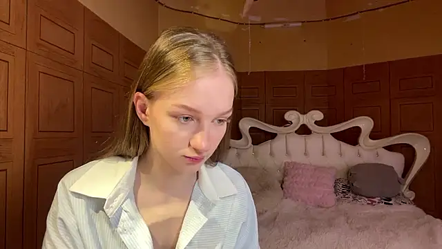 Anika Socutehe online show from 03-29-26, 08:47