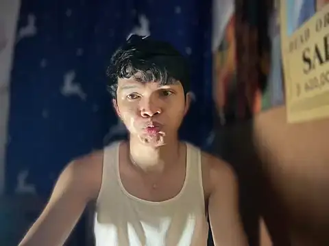Snapshot of petiteasianxxx chatting on 04-23-26, 03:47 petiteasianxxx online show from 04-23-26, 03:47