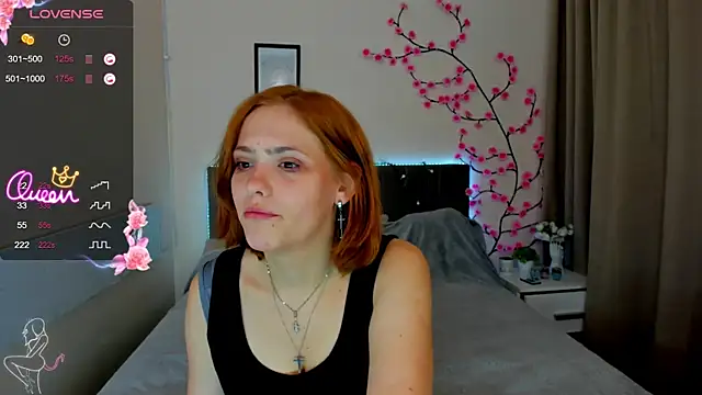 Snapshot of DellaRows chatting on 06-22-26, 05:48 DellaRows online show from 06-22-26, 05:48