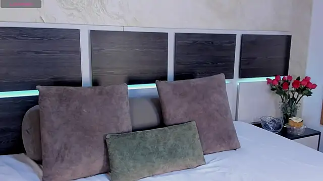 Natalia Cruzz online show from 05-22-26, 07:30