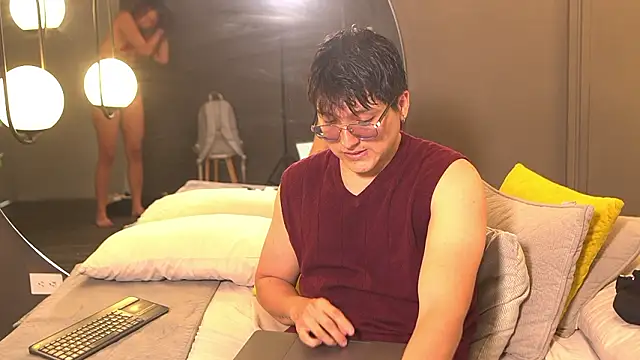 Mia and Belmonth online show from 03-25-26, 06:47