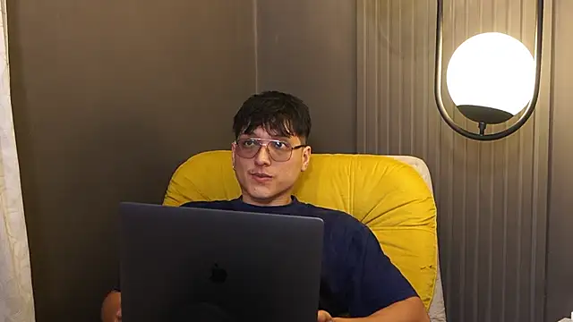 Mia and Belmonth online show from 03-28-26, 07:02