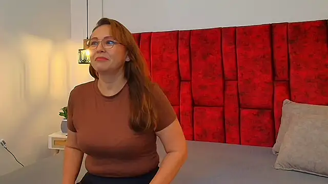 Snapshot of _Monaliza_ chatting on 05-25-26, 12:33 Monaliza online show from 05-25-26, 12:33