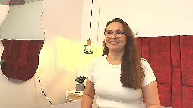 Snapshot of _Monaliza_ chatting on 07-06-26, 12:24 Monaliza online show from 07-06-26, 12:24