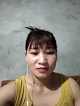 Lilinn  online show from 04-17-26, 01:03