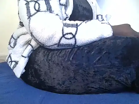 Snapshot of blackroseyl chatting on 03-10-26, 06:29 blackroseyl online show from 03-10-26, 06:29