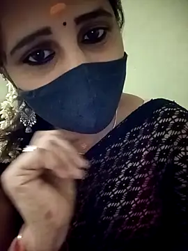 Snapshot of Tamil_Rani- chatting on 05-01-26, 05:06 Tamil Rani- online show from 05-01-26, 05:06