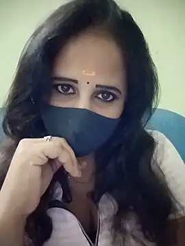Snapshot of Tamil_Rani- chatting on 06-04-26, 06:03 Tamil Rani- online show from 06-04-26, 06:03