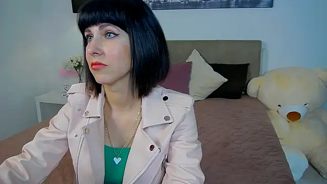 Snapshot of HeidieRaven chatting on 05-15-26, 02:46 HeidieRaven online show from 05-15-26, 02:46