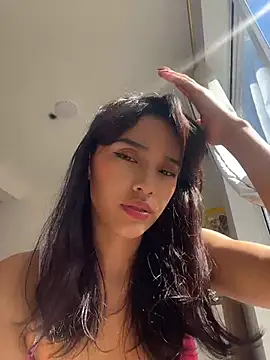 Snapshot of Mia-villalobos chatting on 05-01-26, 02:10 Mia-villalobos online show from 05-01-26, 02:10