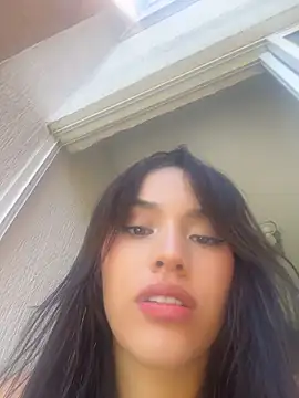 Snapshot of Mia-villalobos chatting on 05-13-26, 01:52 Mia-villalobos online show from 05-13-26, 01:52