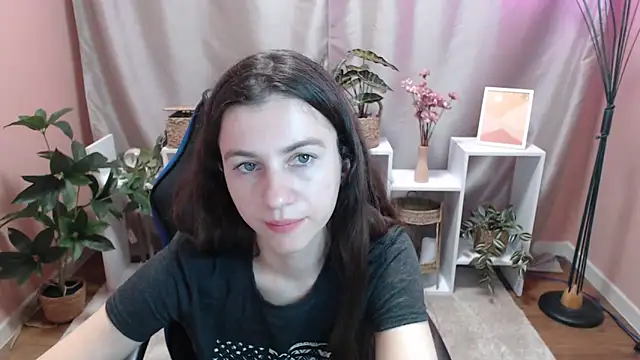 Snapshot of MistyBree chatting on 05-07-26, 08:20 MistyBree online show from 05-07-26, 08:20