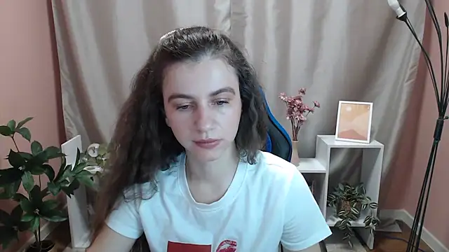 Snapshot of MistyBree chatting on 05-16-26, 08:00 MistyBree online show from 05-16-26, 08:00