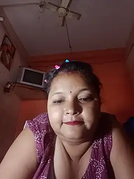 Snapshot of priti_25 chatting on 05-26-26, 06:09 priti 25 online show from 05-26-26, 06:09