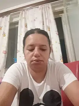 Snapshot of roxana_e43 chatting on 07-21-26, 09:06 roxana e43 online show from 07-21-26, 09:06