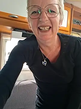 Snapshot of lescoquinsdu40 chatting on 03-05-26, 10:55 lescoquinsdu40 online show from 03-05-26, 10:55