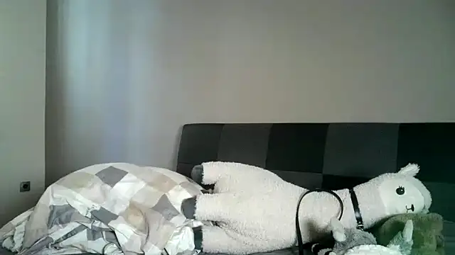 Snapshot of itsmemayarose chatting on 04-25-26, 12:30 itsmemayarose online show from 04-25-26, 12:30