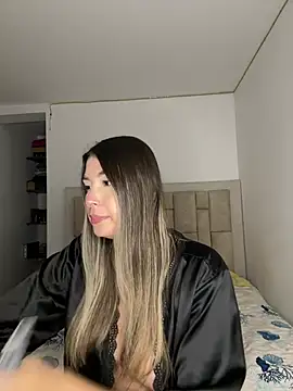 Snapshot of Julie_Rosse chatting on 07-13-26, 04:26 Julie Rosse online show from 07-13-26, 04:26