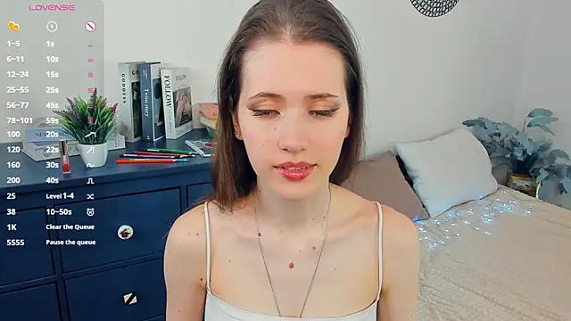 OdiIiaChavarria online show from 04-21-26, 01:06