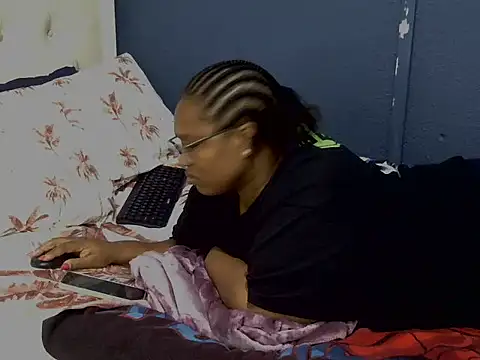 Cuddle Zee online show from 05-06-26, 02:29