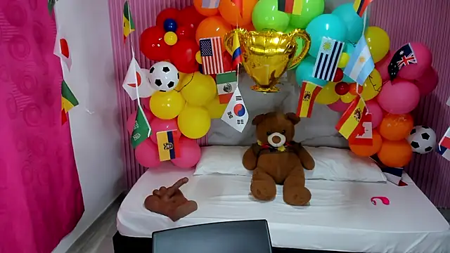 Snapshot of Mily17_ chatting on 06-30-26, 11:11 Mily17 online show from 06-30-26, 11:11