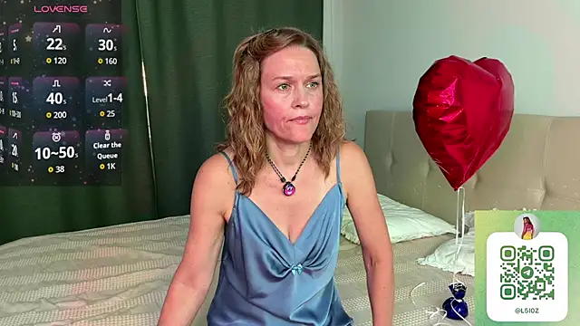 Lizacams online show from 07-15-26, 04:12