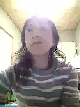 Snapshot of mako7612 chatting on 05-24-26, 02:44 mako7612 online show from 05-24-26, 02:44