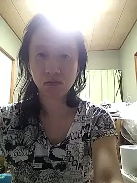 Snapshot of mako7612 chatting on 05-26-26, 02:13 mako7612 online show from 05-26-26, 02:13