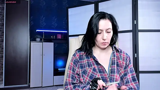 Lucky Milf online show from 04-04-26, 03:42