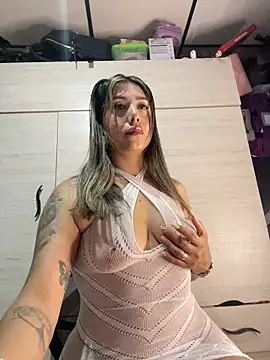 stefanyqueen69 online show from 05-06-26, 01:16