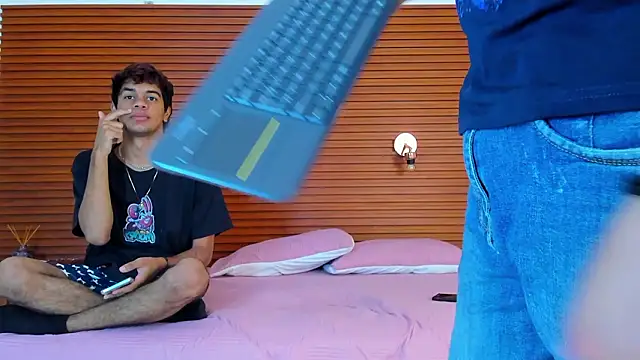 peakk twiinns online show from 03-09-26, 11:36