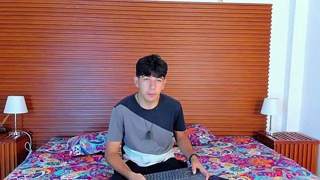 peakk twiinns online show from 04-12-26, 11:15