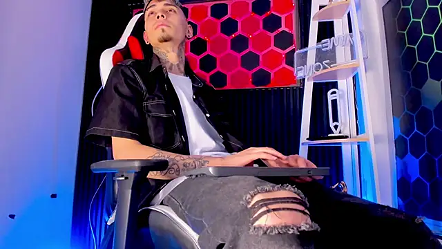 Max Hader  online show from 03-20-26, 04:17