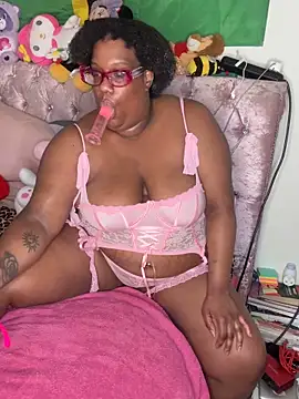 Snapshot of SweetCurvyRose chatting on 03-18-26, 10:02 SweetCurvyRose online show from 03-18-26, 10:02