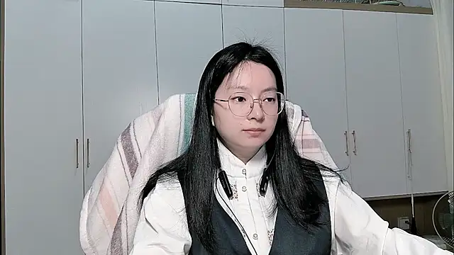 Eeya-36 online show from 04-23-26, 11:42