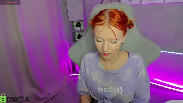 Emma Dusk online show from 04-21-26, 03:02