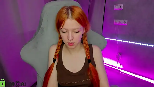 Emma Dusk online show from 05-20-26, 12:39